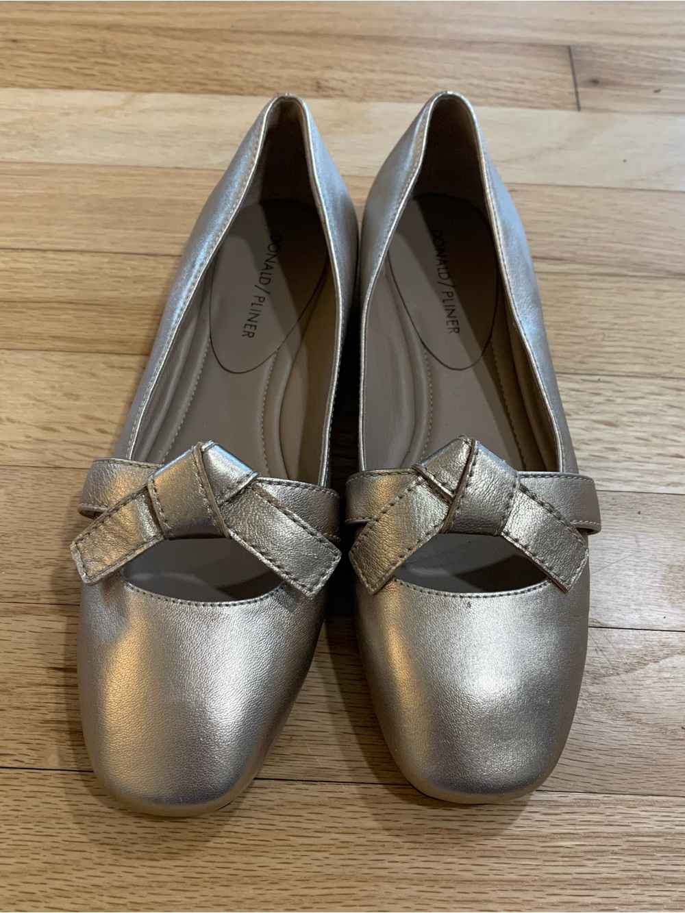 Donald J. Pliner Metallic Ballet Flats Strap Square Toe Women’s Size 8.5